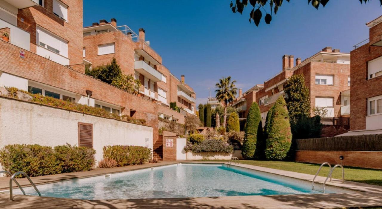 Apartment Bonito Duplex Con Piscina En Barcelona&playa
