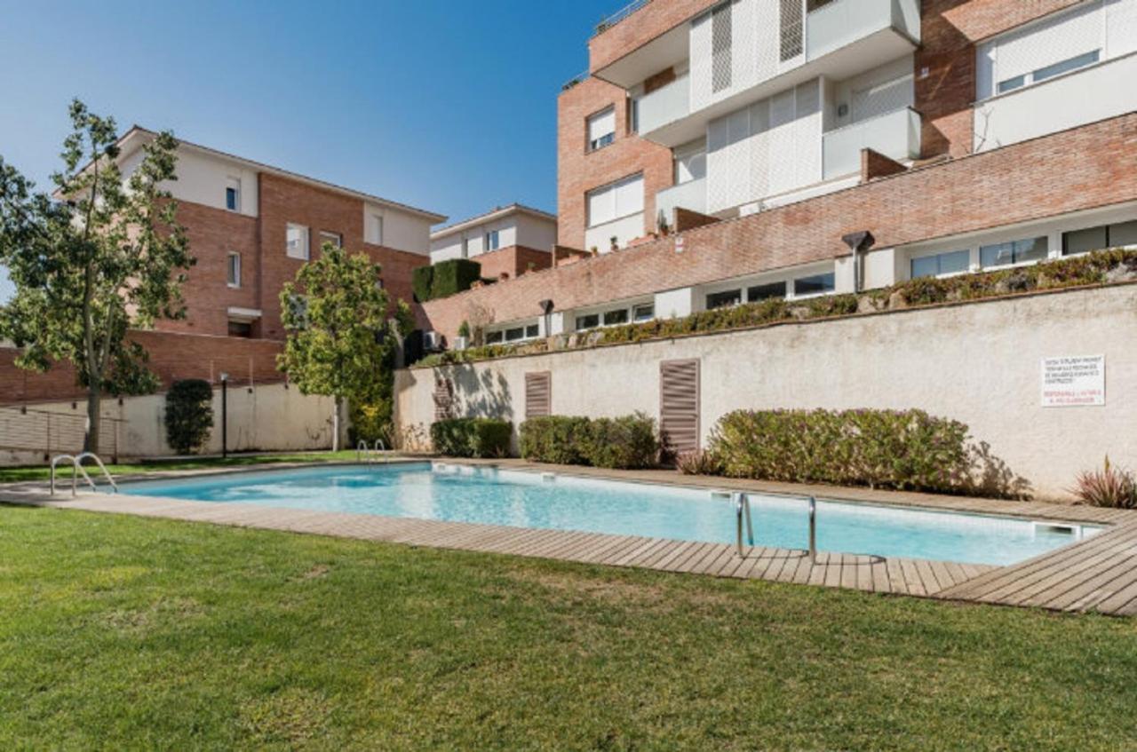Bonito Duplex Con Piscina En Barcelona&playa Apartment