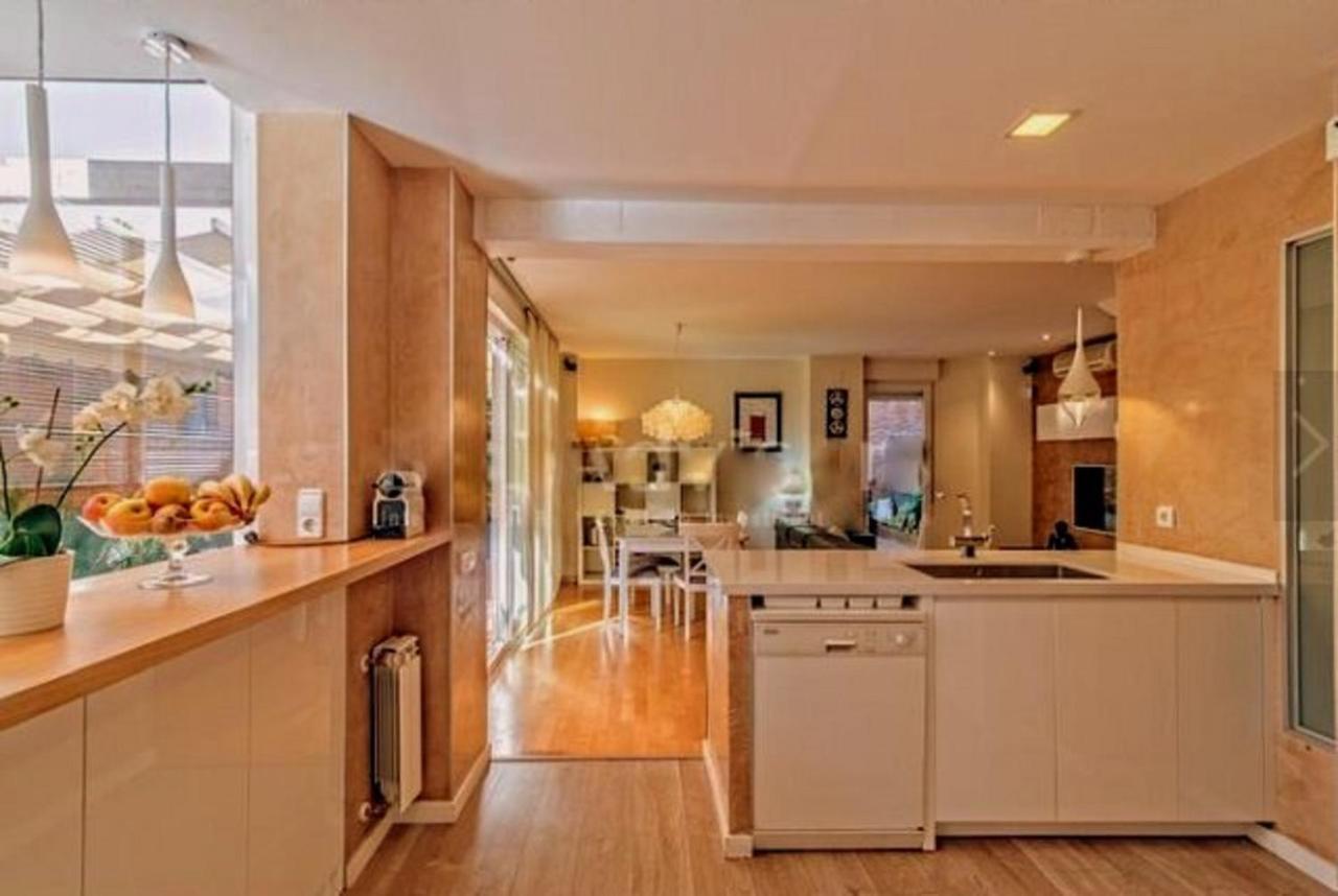 Bonito Duplex Con Piscina En Barcelona&playa Apartment Tiana